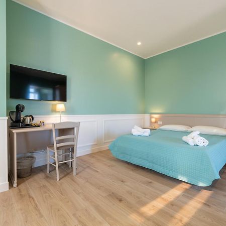 Daca Luxury Rooms Наполи Екстериор снимка