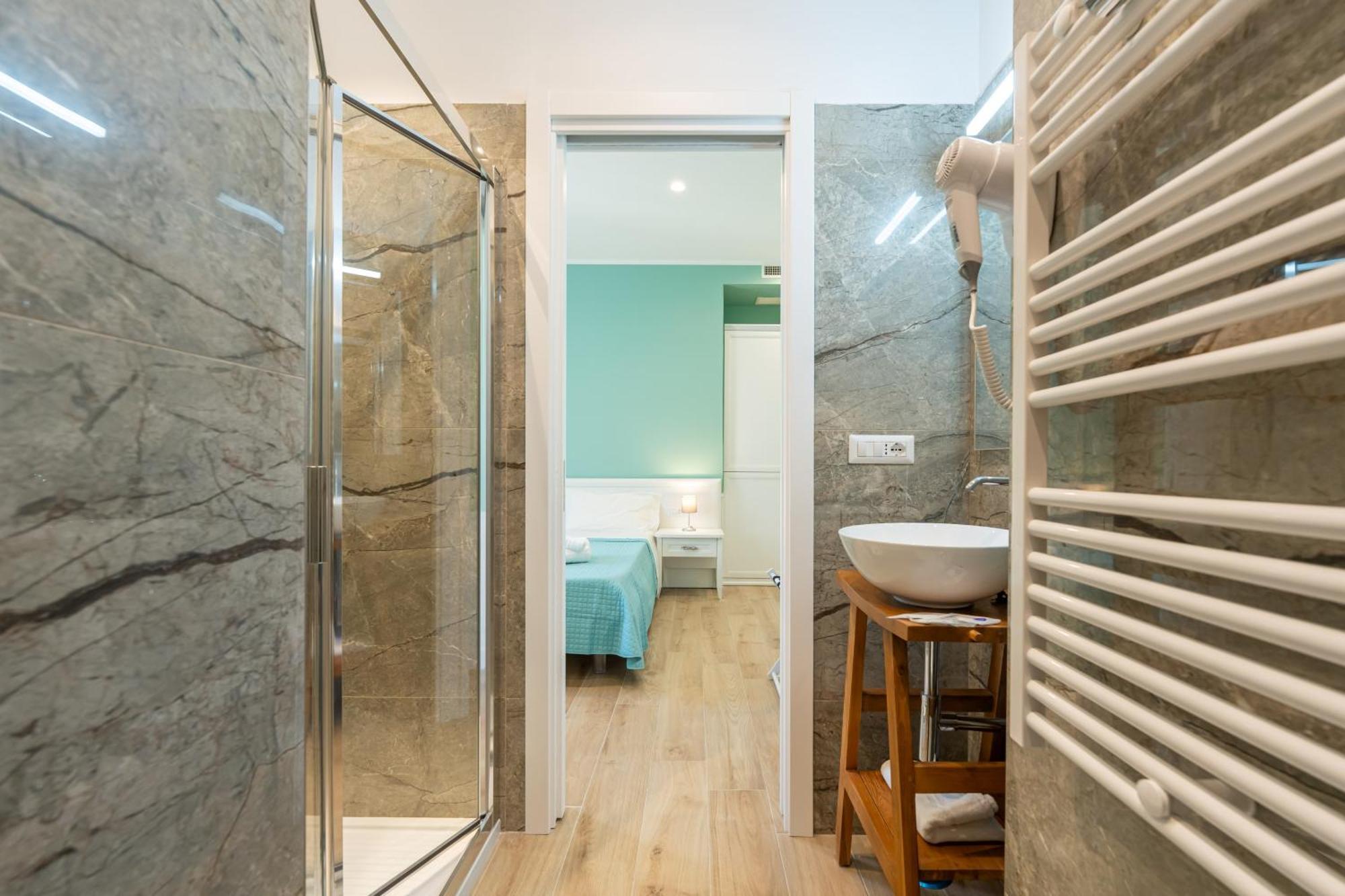 Daca Luxury Rooms Наполи Екстериор снимка