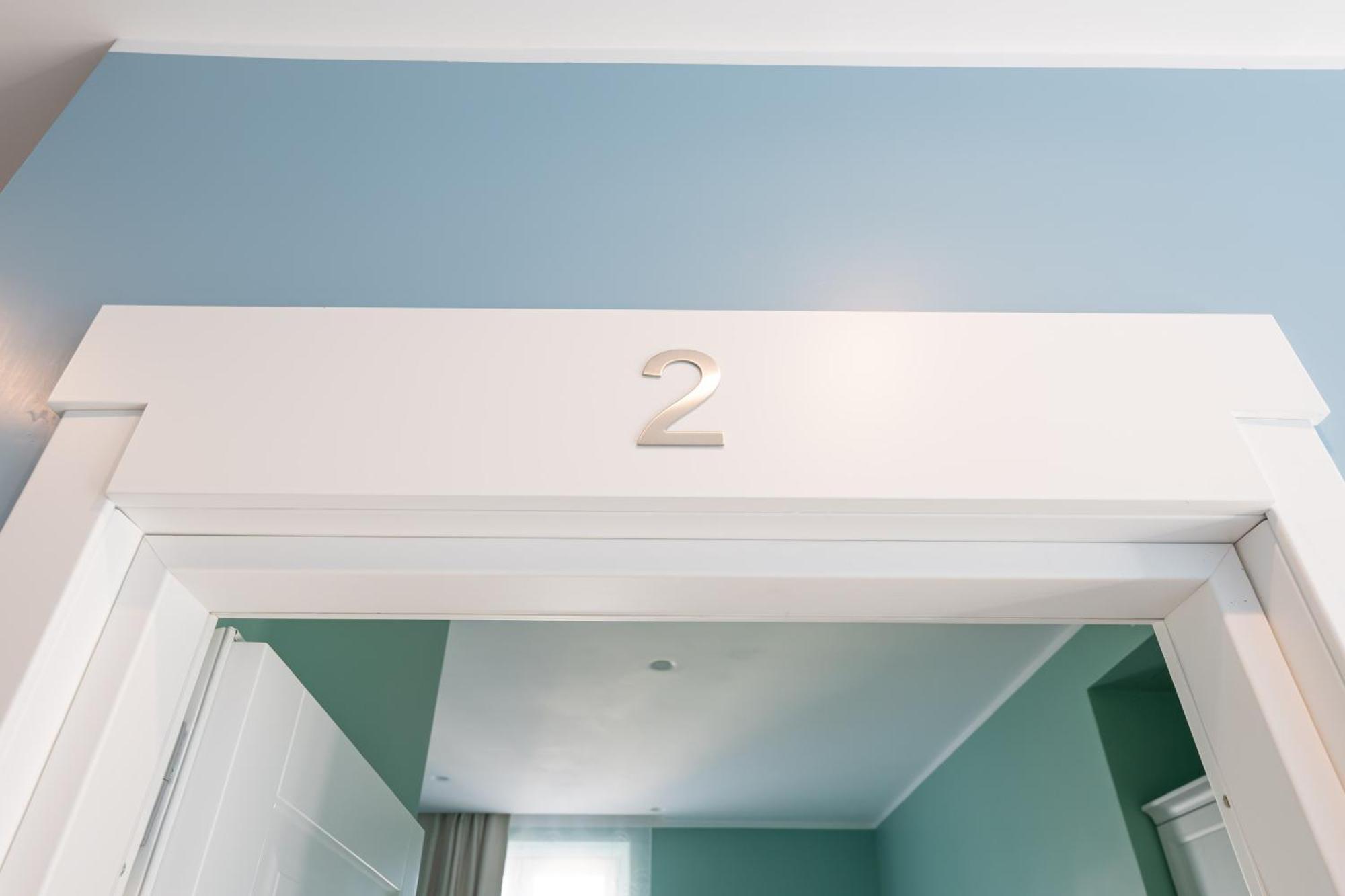 Daca Luxury Rooms Наполи Екстериор снимка
