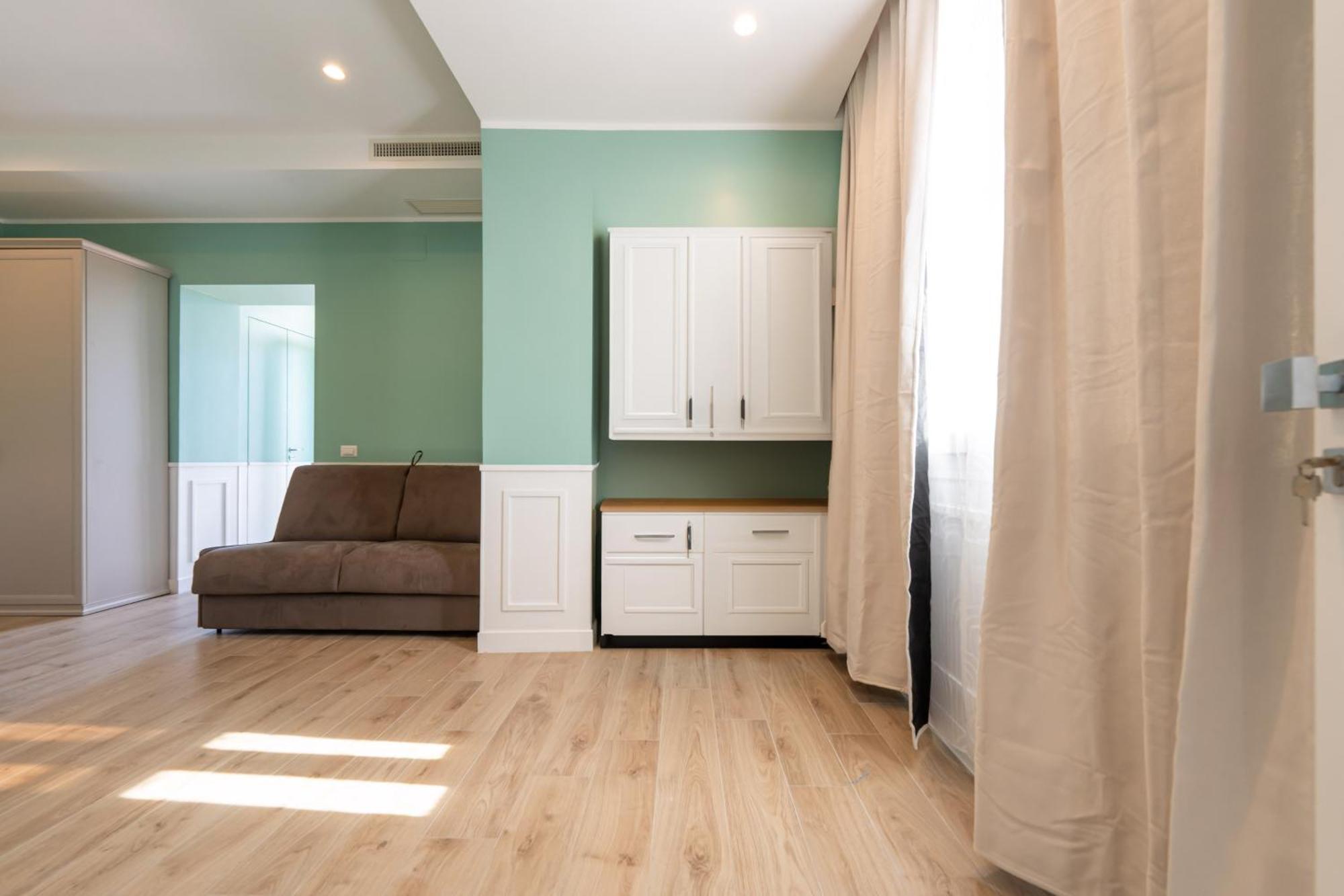 Daca Luxury Rooms Наполи Екстериор снимка