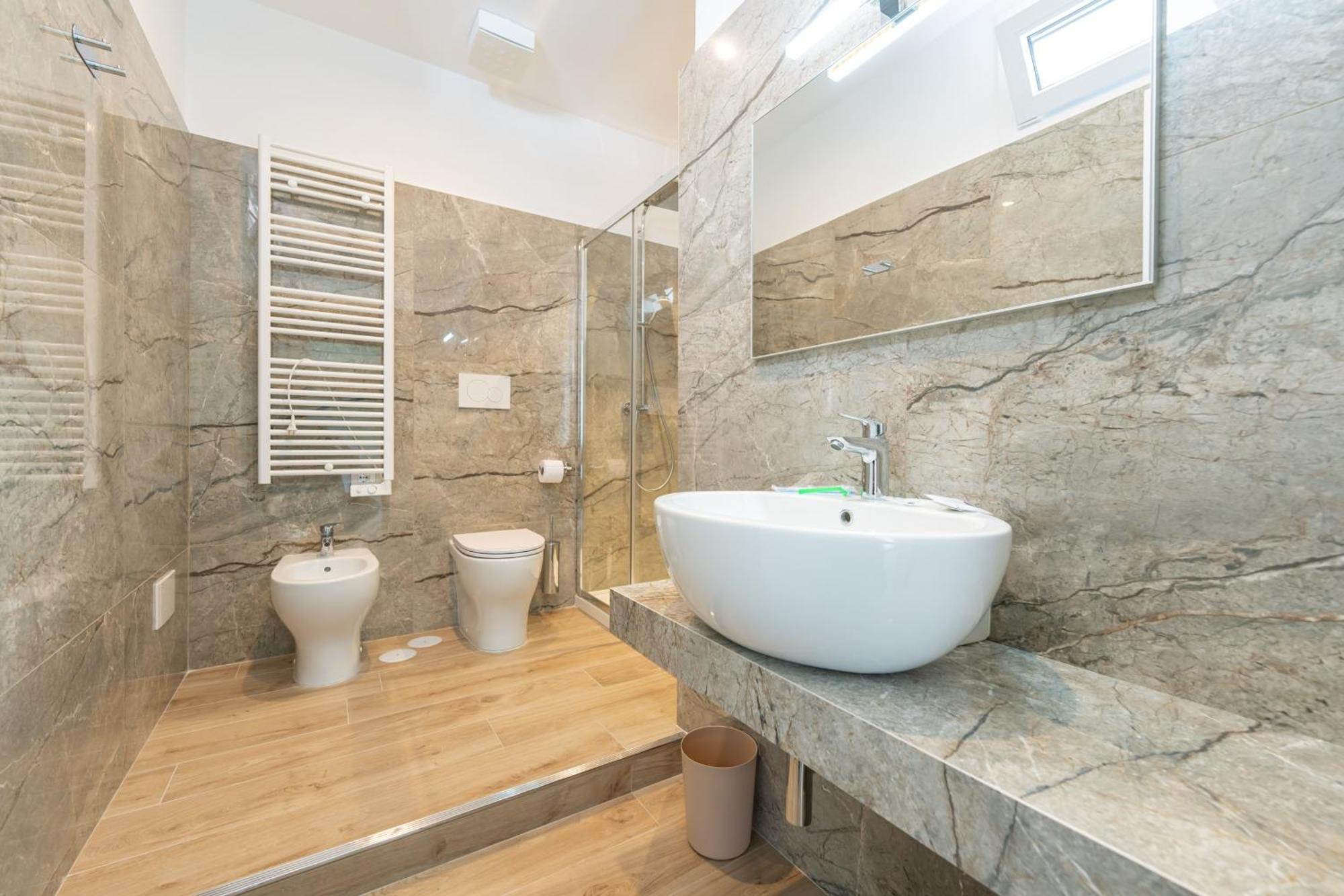 Daca Luxury Rooms Наполи Екстериор снимка